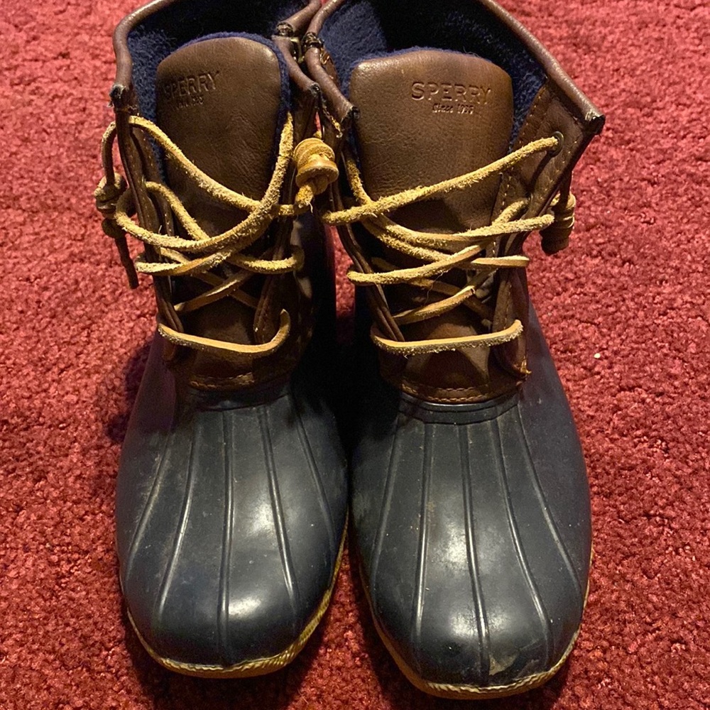 Speedy rain boots